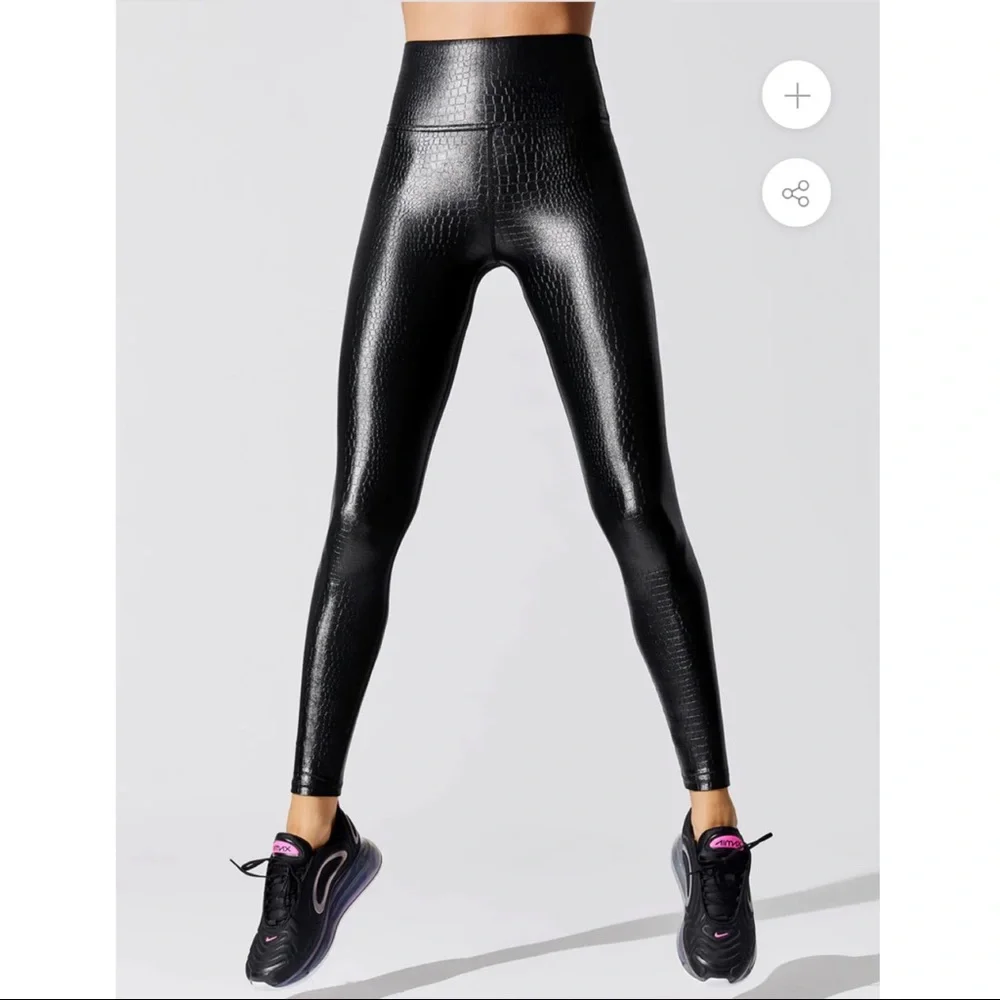 CARBON38 High Rise Full-length Legging in
Crocodile Takara Shine SIZE: Large - Picture 3 of 11
